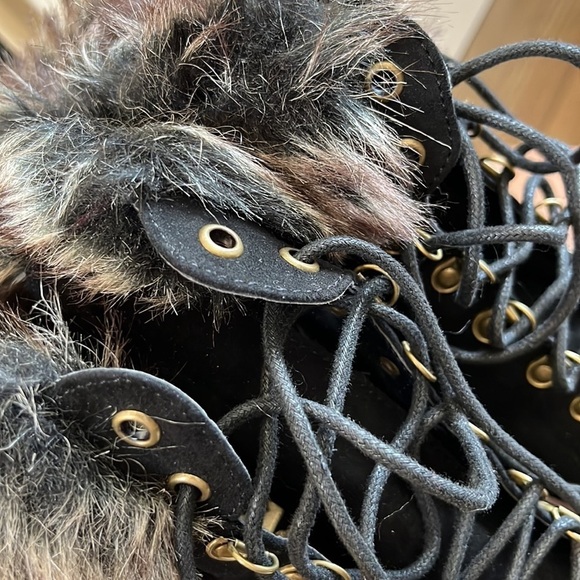 FERGALICIOUS BOOTIES 9.5 - Picture 7 of 13